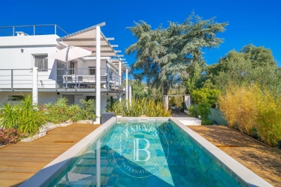 House for sale in MANDELIEU-LA-NAPOULE  - 4 rooms - 220 m² 