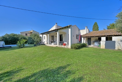 Maison à vendre à ARLES La Berarde - 6 pièces - 173 m² 