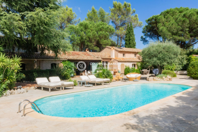 Maison à vendre à PLAN-DE-LA-TOUR  - 14 pièces - 430 m² 