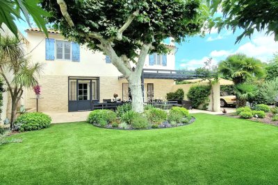 Maison à vendre à CHATEAURENARD Centre Ville-Peripherie - 9 pièces - 240 m² 