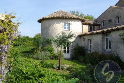 Maison &agrave; vendre &agrave; COURS  - 8 pi&egrave;ces - 432 m&sup2; 