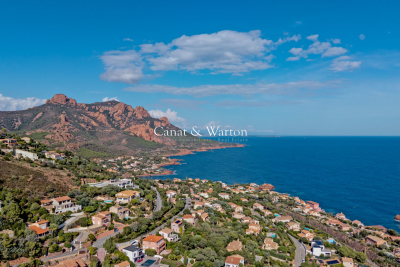 Maison à vendre à ST-RAPHAËL Peyron-Saint Sebastien - 5 pièces - 150 m² 