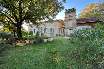 Maison &agrave; vendre &agrave; CAUSSADE  - 7 pi&egrave;ces - 199 m&sup2; 