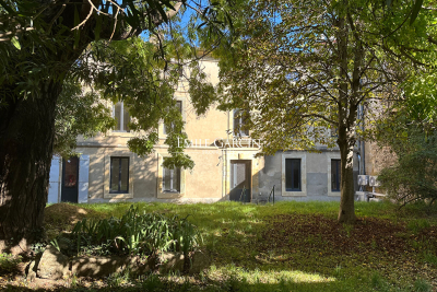 Maison &agrave; vendre &agrave; REMOULINS  - 15 pi&egrave;ces - 500 m&sup2; 