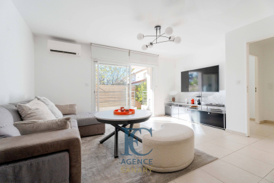 Apartment for sale in SANARY-SUR-MER Fayence - 3 rooms - 62 m² 