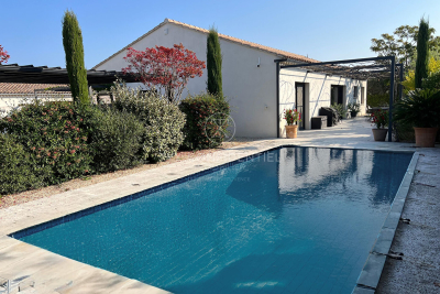 Maison à vendre à ST-RÉMY-DE-PROVENCE  - 6 pièces - 186 m² 