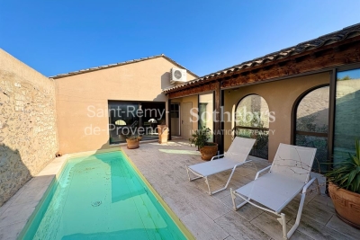 House for sale in MAUSSANE-LES-ALPILLES Nord - 5 rooms - 128 m² 