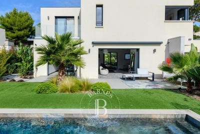 Maison à vendre à MARSEILLE 9EME Petite Couronne - 4 pièces - 139 m² 