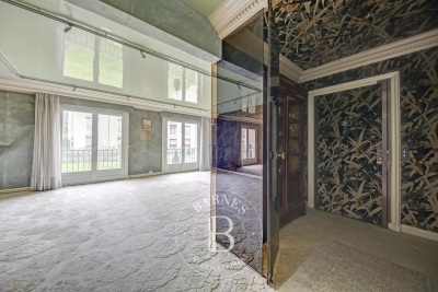 Apartment for sale in VERSAILLES  - 4 rooms - 114 m&sup2; 