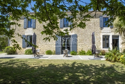 Maison &agrave; vendre maison avec un exterieur 