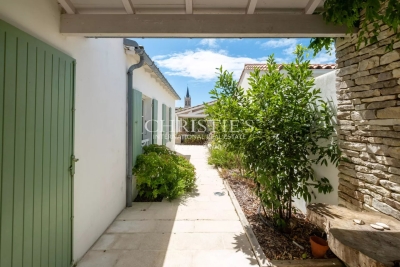 Maison à vendre à LA COUARDE SUR MER  - 9 pièces - 223 m² 