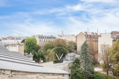 Apartment for sale in PARIS 7EME Rochechouart - 3 rooms - 49 m² 