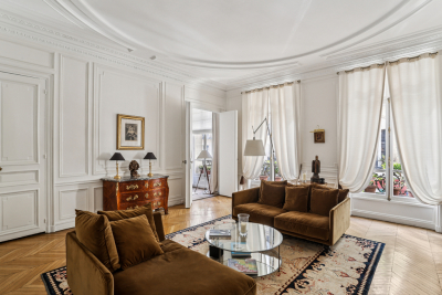 Apartment for sale in PARIS 8EME Faubourg du Roule - 6 rooms - 197 m² 