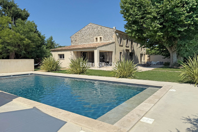 Maison à vendre à CHATEAURENARD Centre Ancien-Cros-Lotins - 8 pièces - 400 m² 