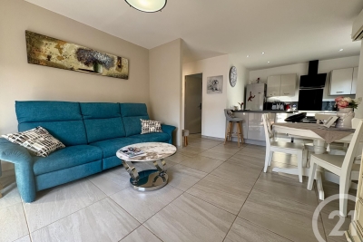 Appartement à vendre à SIX-FOURS-LES-PLAGES Le Capet - 3 pièces - 57 m² 