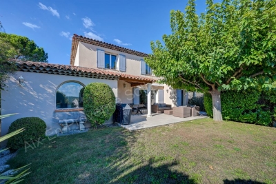 Maison à vendre à EGUILLES  - 5 pièces - 160 m² 