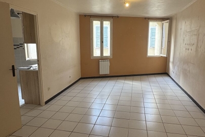 Appartement à louer à CUERS Ecarts - 2 pièces - 43 m² 