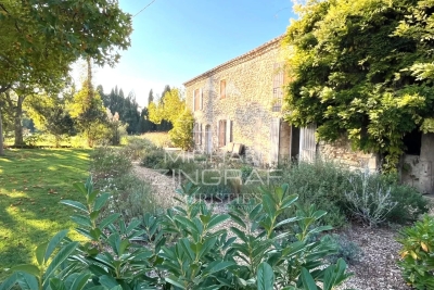 Maison à vendre à ST-RÉMY-DE-PROVENCE Les Reformes - 5 pièces - 283 m² 
