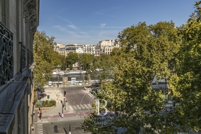 Appartement à vendre à PARIS 7EME Palais Royal - 7 pièces - 181 m² 