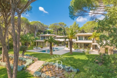 Maison à vendre à ST-RAPHAËL Peyron-Saint Sebastien - 10 pièces - 416 m² 