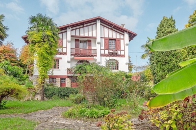 House for sale in ST-JEAN-DE-LUZ  - 7 rooms - 250 m² 