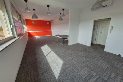 Commerce à vendre à SIX-FOURS-LES-PLAGES  - 2 pièces - 73 m² 