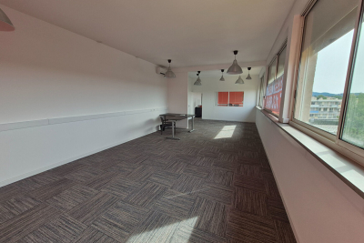 Commerce &agrave; vendre &agrave; SIX-FOURS-LES-PLAGES  - 2 pi&egrave;ces - 73 m&sup2; 