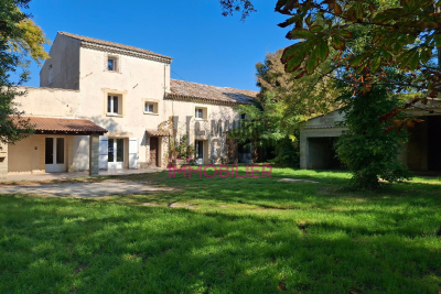 Maison à vendre à ORANGE Sud Est - 8 pièces - 155 m² 
