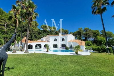 House for sale in MOUGINS  - 8 rooms - 500 m² 