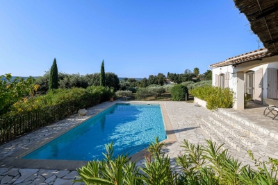 Maison à vendre à UZÈS  - 9 pièces - 250 m² 