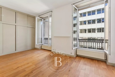 Appartement à vendre à PARIS 7EME Charonne - 2 pièces - 41 m² 