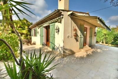 House for sale in CHATEAUNEUF-GRASSE  - 3 rooms - 70 m² 