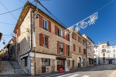 Bien à vendre à VENCE  - 10 pièces - 300 m² 