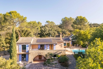 Maison à vendre à UZÈS Caissargues - 10 pièces - 335 m² 
