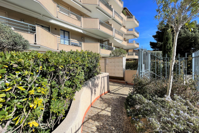 Appartement &agrave; vendre d agnes sur mer 