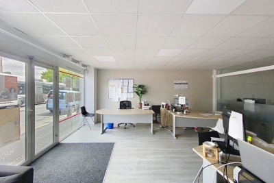 Commerce à louer à VILLENAVE-D'ORNON   - 136 m² 