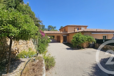 Maison à vendre à CHATEAUNEUF-GRASSE  - 6 pièces - 210 m² 
