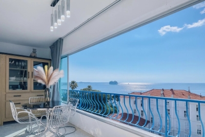 Apartment for sale in CANNES  - 2 rooms - 57 m&sup2; 