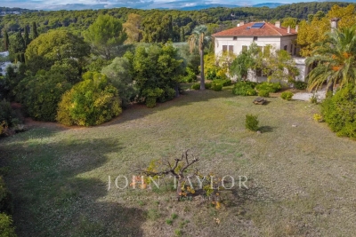 House for sale in ANTIBES  - 15 rooms - 400 m² 