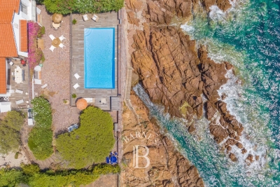 Maison à vendre à ST-RAPHAËL Nord Rn7 - 8 pièces - 189 m² 