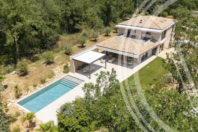 House for sale in TOURRETTES  - 5 rooms - 220 m² 