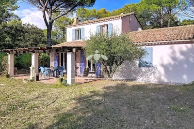 Maison à vendre à BESSE-SUR-ISSOLE Nord Rn7 - 6 pièces - 158 m² 