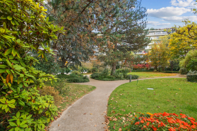 Apartment for sale in PARIS 16EME Necker 16 - 4 rooms - 126 m² 