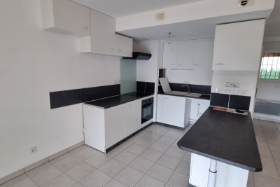 Maison à vendre à ST-MARTIN-DE-CRAU  - 3 pièces - 74 m² 