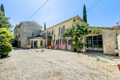 Maison à vendre à SAUMANE-DE-VAUCLUSE Crestet - 8 pièces - 227 m² 