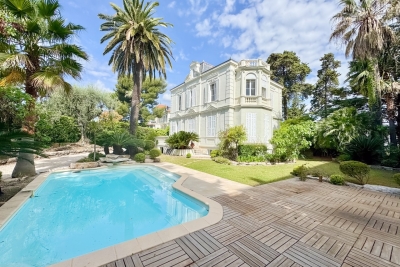 Maison à vendre à CANNES  - 9 pièces - 421 m² 