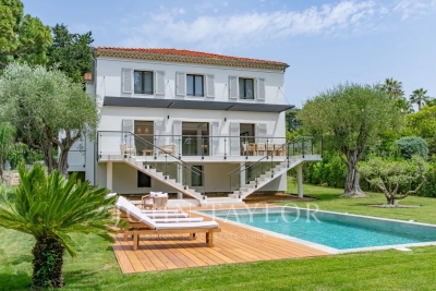 House for sale in CANNES  - 6 rooms - 260 m² 