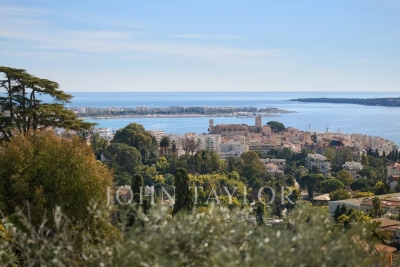 House for sale in CANNES  - 13 rooms - 702 m² 