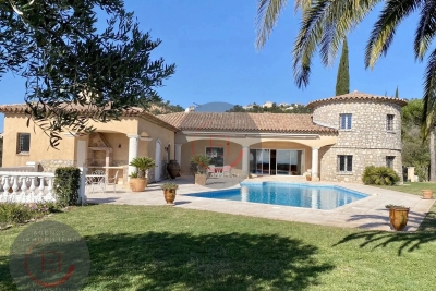 Maison à vendre à LES ADRETS-DE-L'ESTÉREL  - 8 pièces - 400 m² 