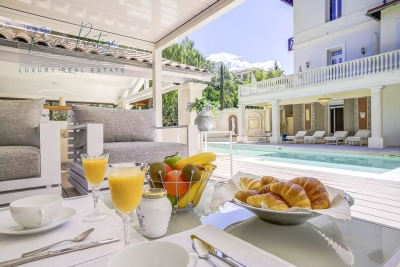 House for sale in CANNES  - 15 rooms - 580 m² 